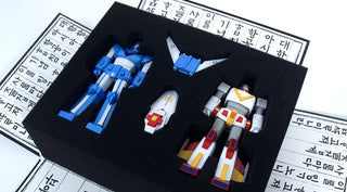Korean Air (KE) + Asiana Airlines (OZ) x Robot Taekwon V Limited Edition Commemorative Figure Set